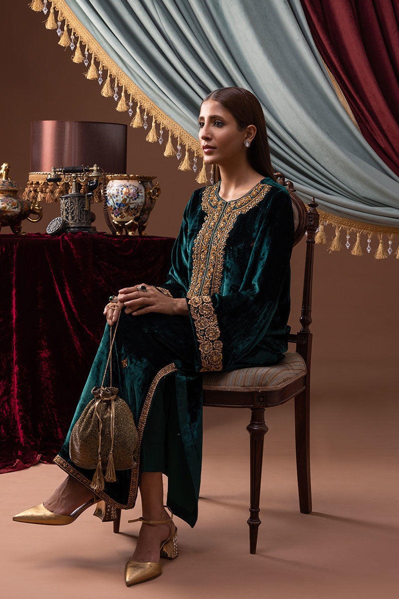 Zeenat Velvet Luxe Kaftan by Alizay Saad.