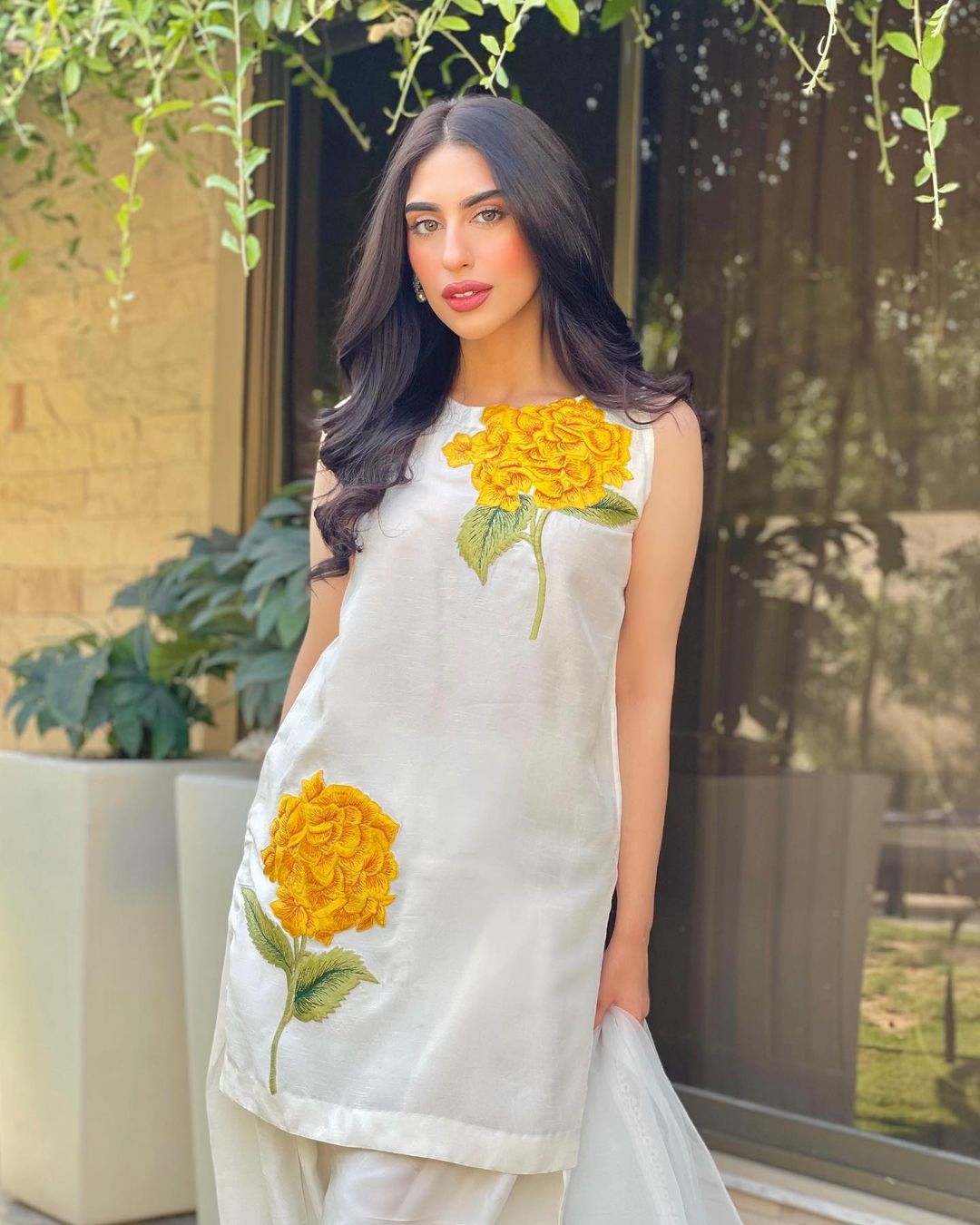 Flories White - Semi festive'24 - Alizay Saad